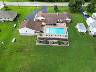 180 Us Highway 61, Bloomsdale, MO 63627