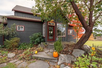 70 Saddle Rd, Friday Harbor, WA 98250