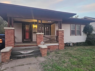 1029 S Seneca St, Wichita, KS 67213