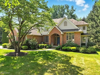 667 White Tail Ridge Dr, Fairlawn, OH 44333