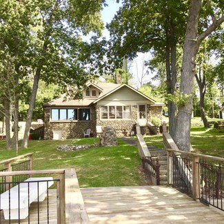 1040 Ln 120 Hamilton Lake, Hamilton, IN 46742