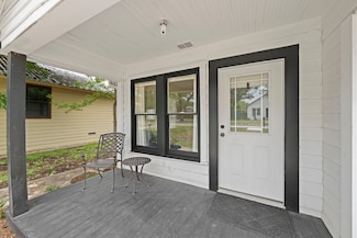 208 Palmer St, Kerrville, TX 78028