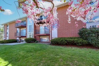 8 Crescent Dr Unit 6, Andover, MA 01810