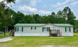 68 Rentz Woods Rd, Hazlehurst, GA 31539