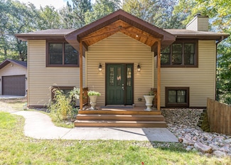 1308 E Harbor Dr, Woodruff, WI 54568