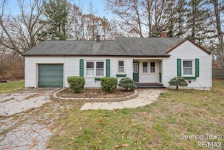 5549 Airline Rd, Fruitport, MI 49415