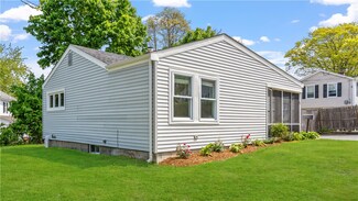 64 Pocasset Ave, Tiverton, RI 02878