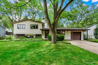 947 Coventry Ln, Crystal Lake, IL 60014