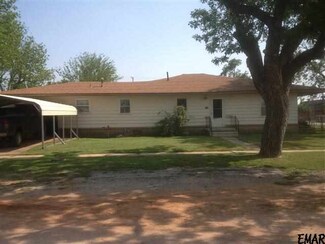 303 E Broadway St, Pond Creek, OK 73766
