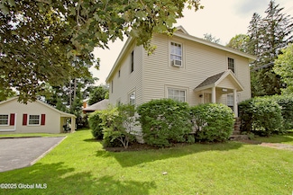 17 Mohican St, Lake George, NY 12845