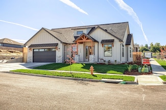 3049 Umpqua Dr, Medford, OR 97504