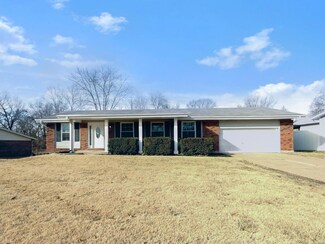 11921 Cato Dr, Florissant, MO 63033