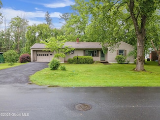 27 Groesbeck Place, Delmar, NY 12054