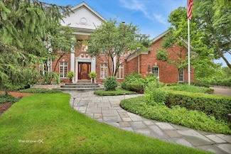 1602 Hunters Glen Dr, Wheaton, IL 60189