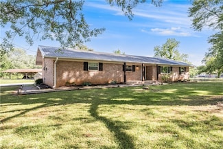 125 E Orchard St, Rogers, AR 72756