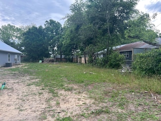 866 W Orange Ave, Defuniak Springs, FL 32435