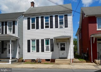 16 W Stiegel St, Manheim, PA 17545