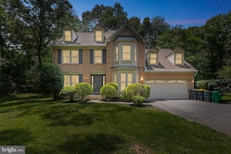 11000 Hillgate Ln, Glenn Dale, MD 20769