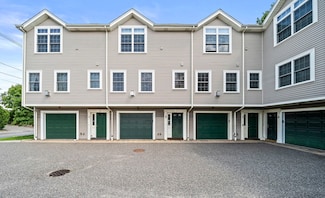 15 Bacon St Unit 2, Waltham, MA 02451