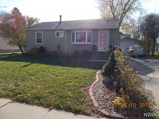 422 E 30th St, South Sioux City, NE 68776