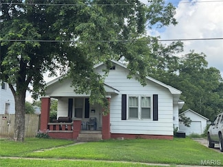 512 S New Madrid St, Sikeston, MO 63801
