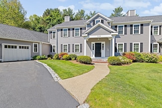 70 Humphreys Ln, Duxbury, MA 02332