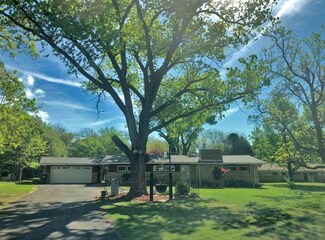 418 S Wetmore St, Wichita, KS 67209