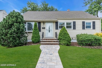 75 S Mckinley Ave, Iselin, NJ 08830