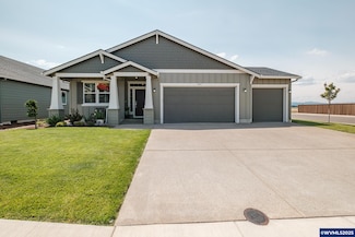 1447 Gladiola Dr, Junction City, OR 97448