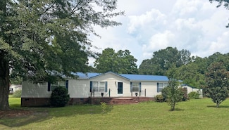 1156 W A Gamble Rd, Manning, SC 29102