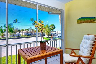 1550 Gulf Shore Blvd N Unit W4, Naples, FL 34102