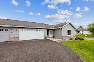 344 Sunfish Ln, Winsted, MN 55395