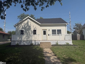305 N Walnut St, Creston, IA 50801