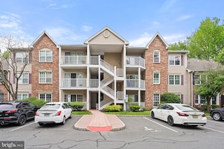 82 Cheverny Ct, Trenton, NJ 08619
