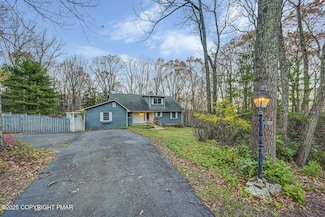 384 Devils Hole Rd, Cresco, PA 18326