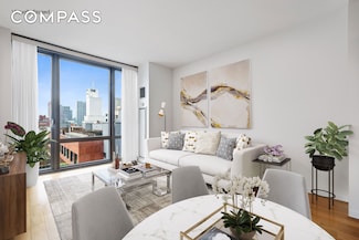310 W 52nd St Unit 8C, New York, NY 10019