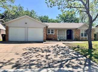 6904 Bennington Dr, Watauga, TX 76148