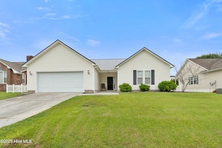 315 Whirlaway Blvd, Sneads Ferry, NC 28460