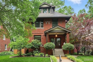 7124 Waterman Ave, Saint Louis, MO 63130