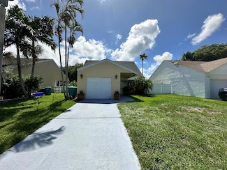 17 Tara Lakes Dr E, Boynton Beach, FL 33436