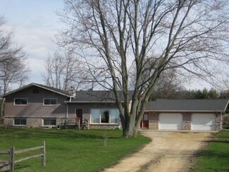 8213 E Orchard Dr, Clinton, WI 53525