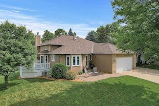 4183 Parkridge Dr, Saint Paul, MN 55110