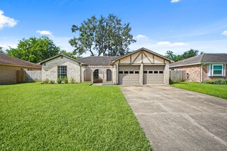 5327 Marian St, Katy, TX 77493