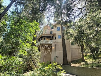 24083 Cresta Dr, Crestline, CA 92325