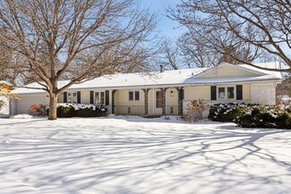 853 Forest Dale Rd, New Brighton, MN 55112