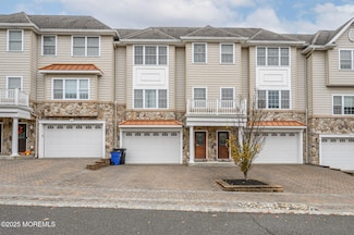 25 White Oak Ln, Matawan, NJ 07747