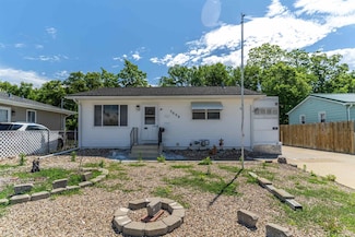 3008 Niles St, Waterloo, IA 50703