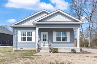 813 S Mountain St, Smithville, TN 37166