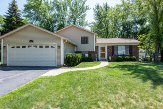 2457 Forest View Rd, Lindenhurst, IL 60046