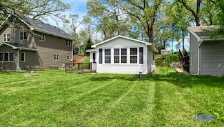 23240 W Lake Shore Dr, Antioch, IL 60002